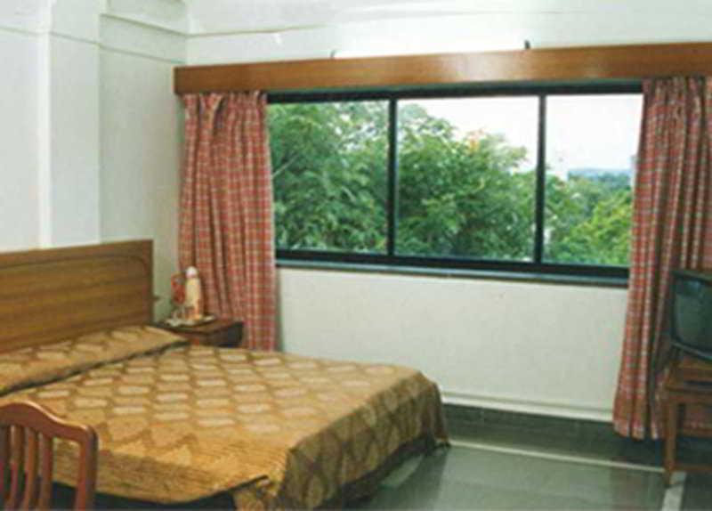 Hotel Meru 푸네 외부 사진