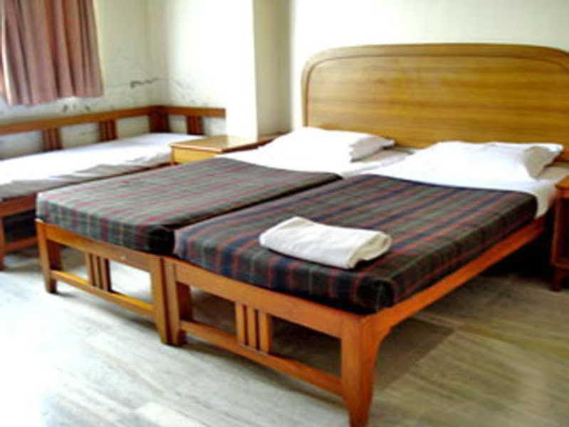 Hotel Meru 푸네 외부 사진